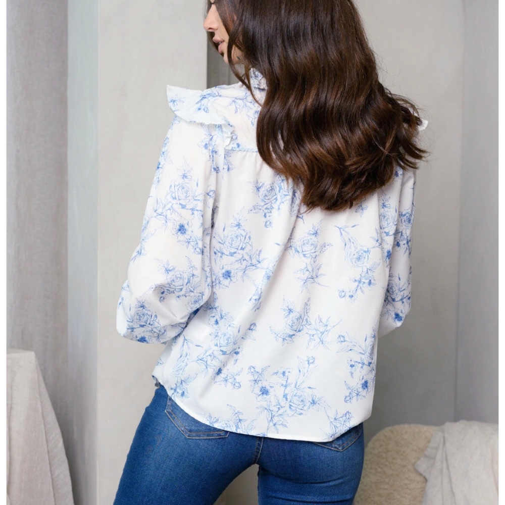 ALICE BLUE Stitch Fix White Blue Floral Long Sleeves Top - Picture 4 of 5